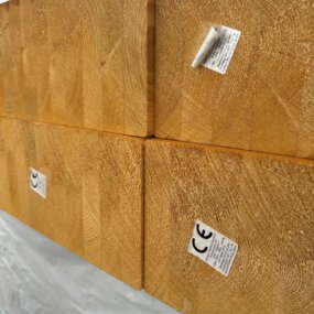 Photo représentant le marquage CE - bois lamellé collé - Hout Info Bois