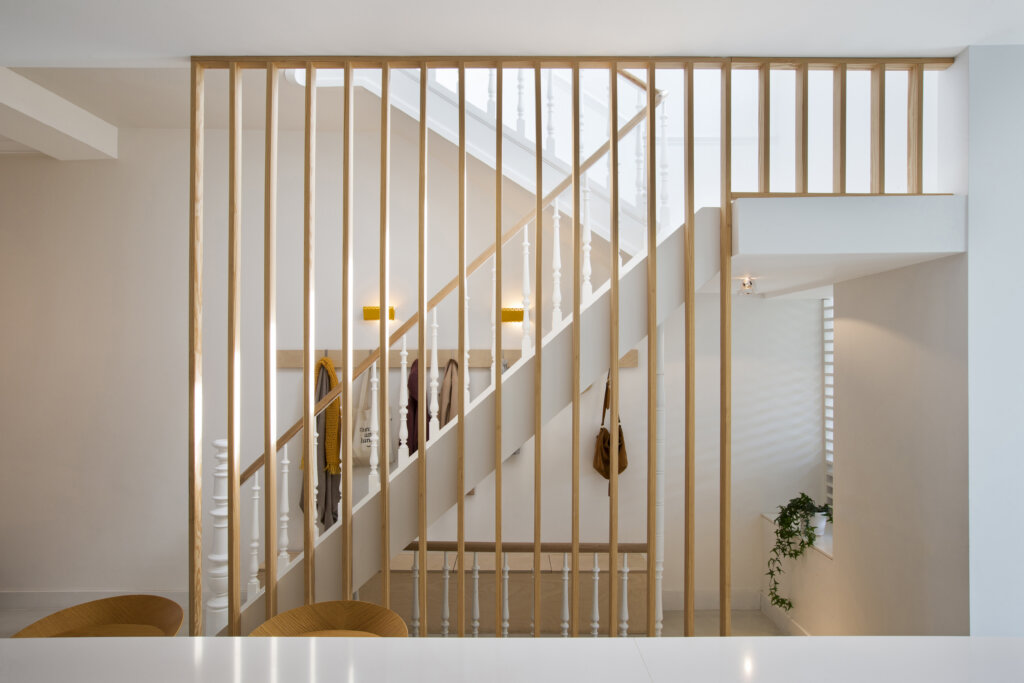 Image d'un escalier en bois © Laurent Brandajs - Arts & Architecture
