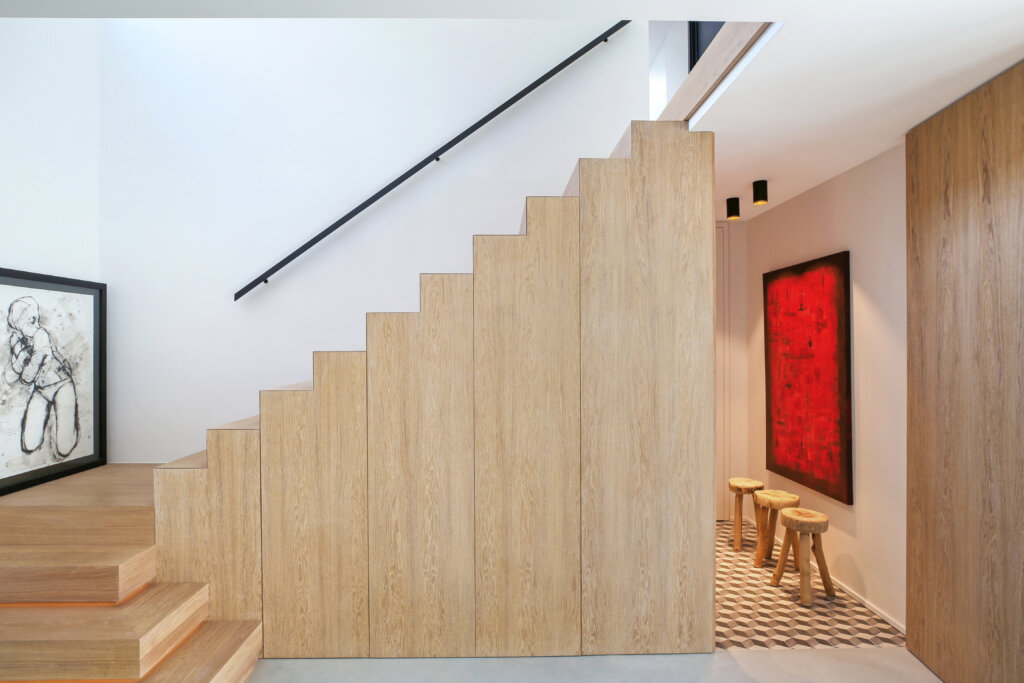 Image d'un escalier en bois