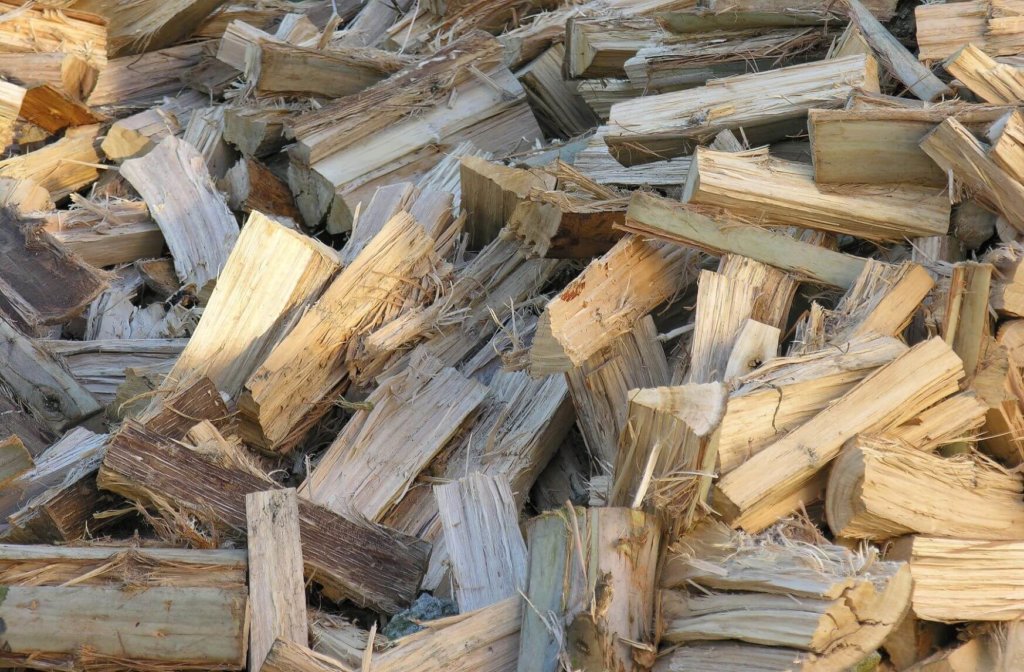 Tas de bûches de bois