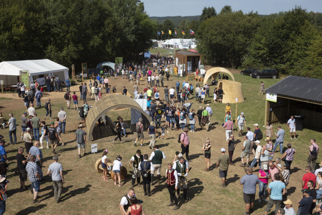 Photo illustration la foire Demo Forest : Le plus grand site de démonstrations en conditions réelles en Europe